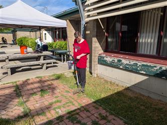 students gardening